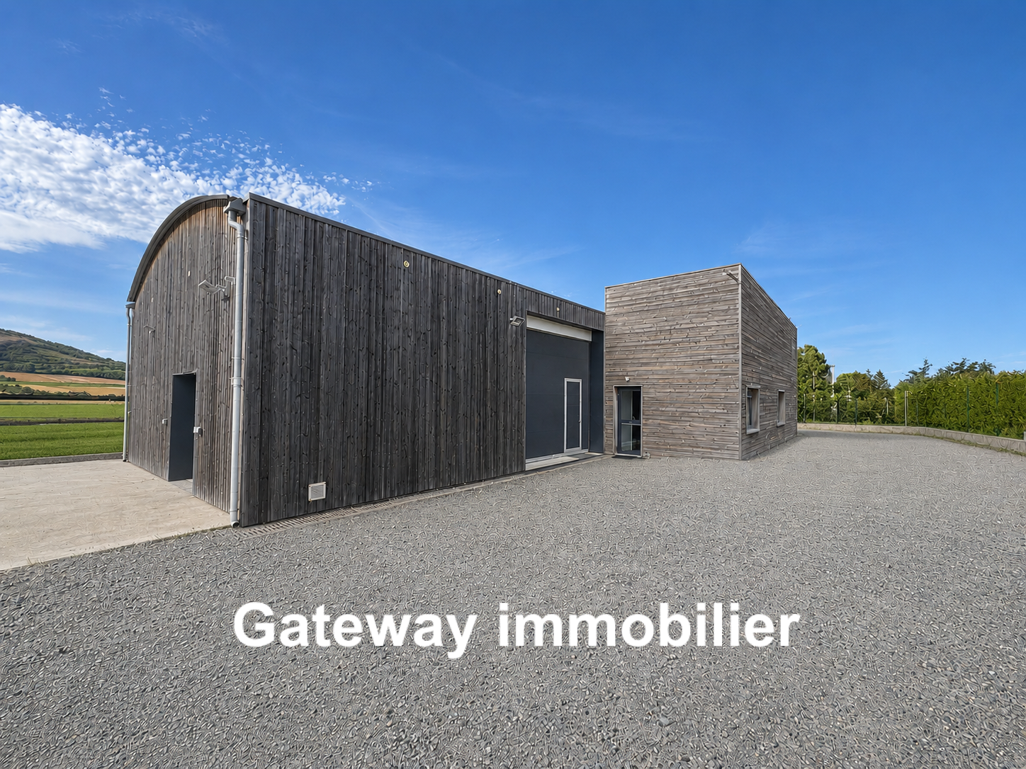 LOCAL PROFESSIONNEL ENTREPÔT AVEC APPARTEMENT DE FONCTION