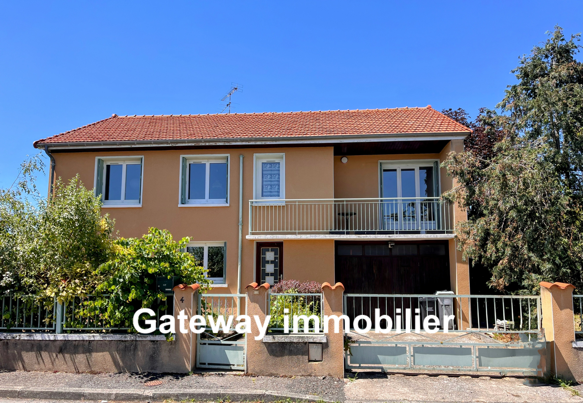 Maison , 5 chambres, sur terrain de 622m2 Le Cendre (63670)