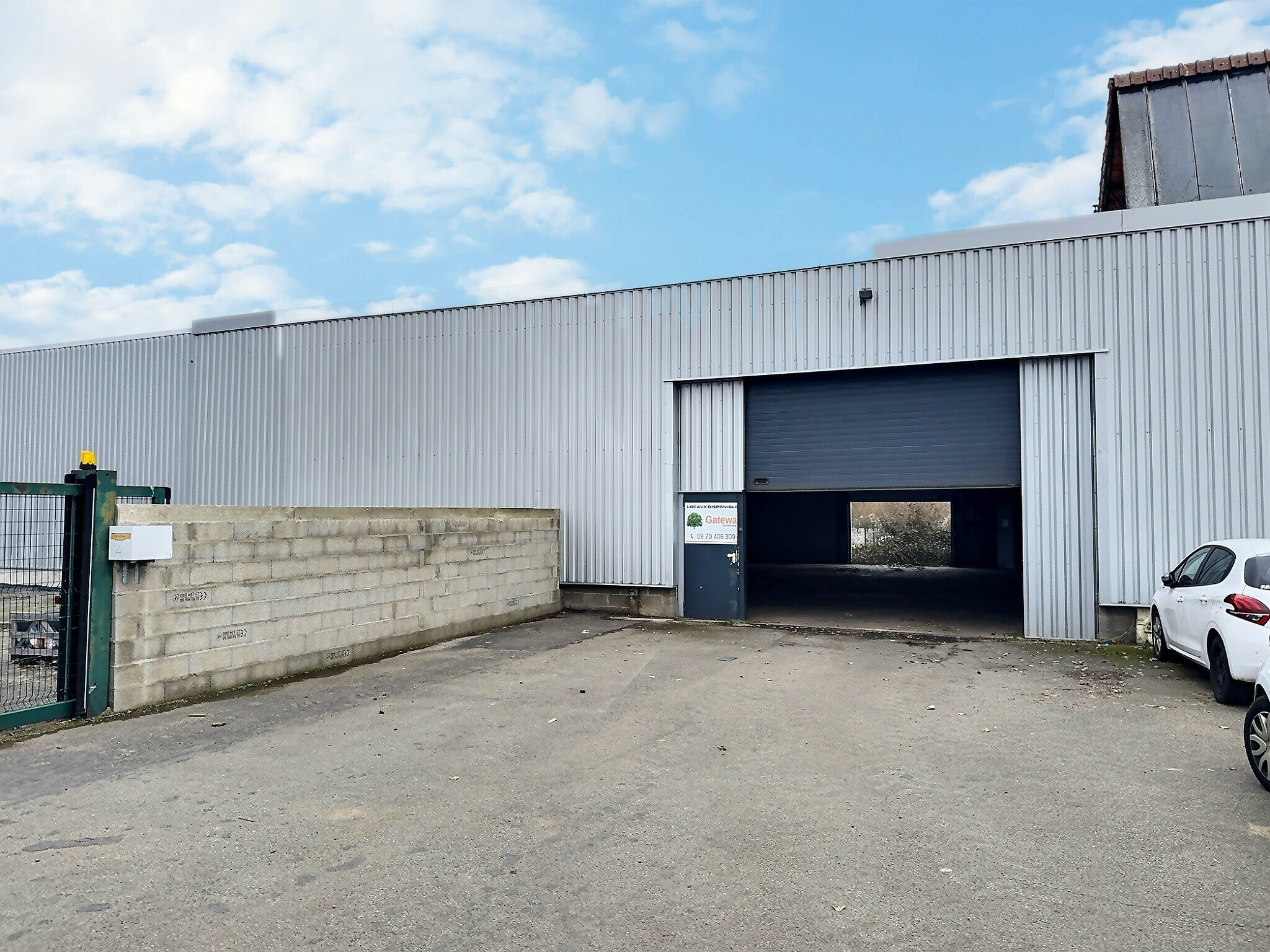 VENTE ENTREPÔT 300m2 à RIOM