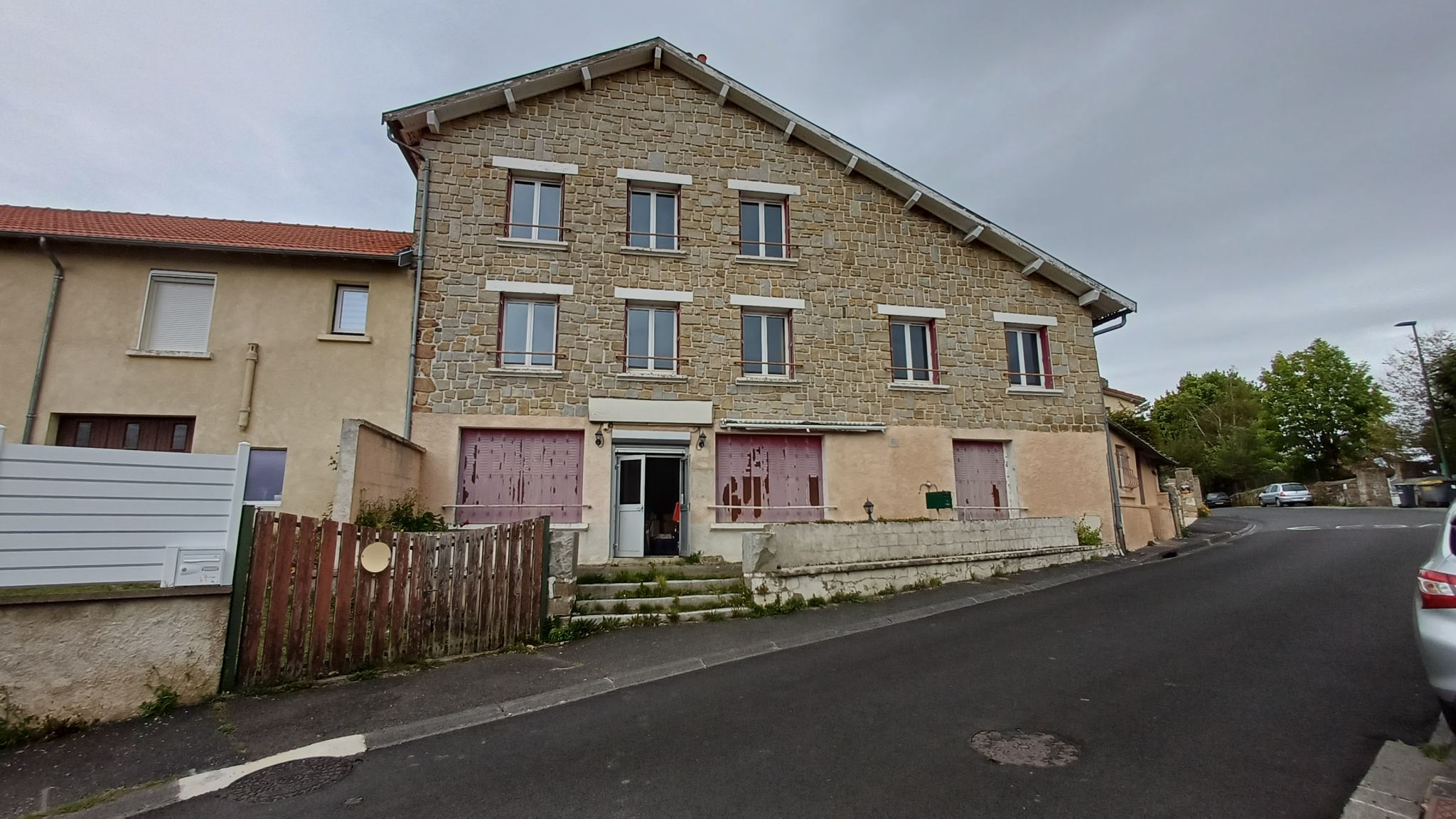 ANCIEN HOTEL RESTAURANT A RENOVER